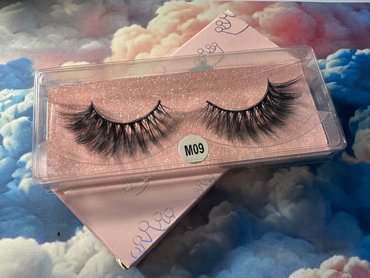 Eyelashes M09